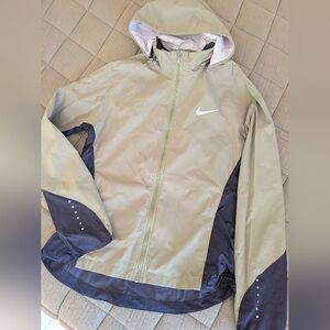 Nike Women's Windbreaker - Size Small